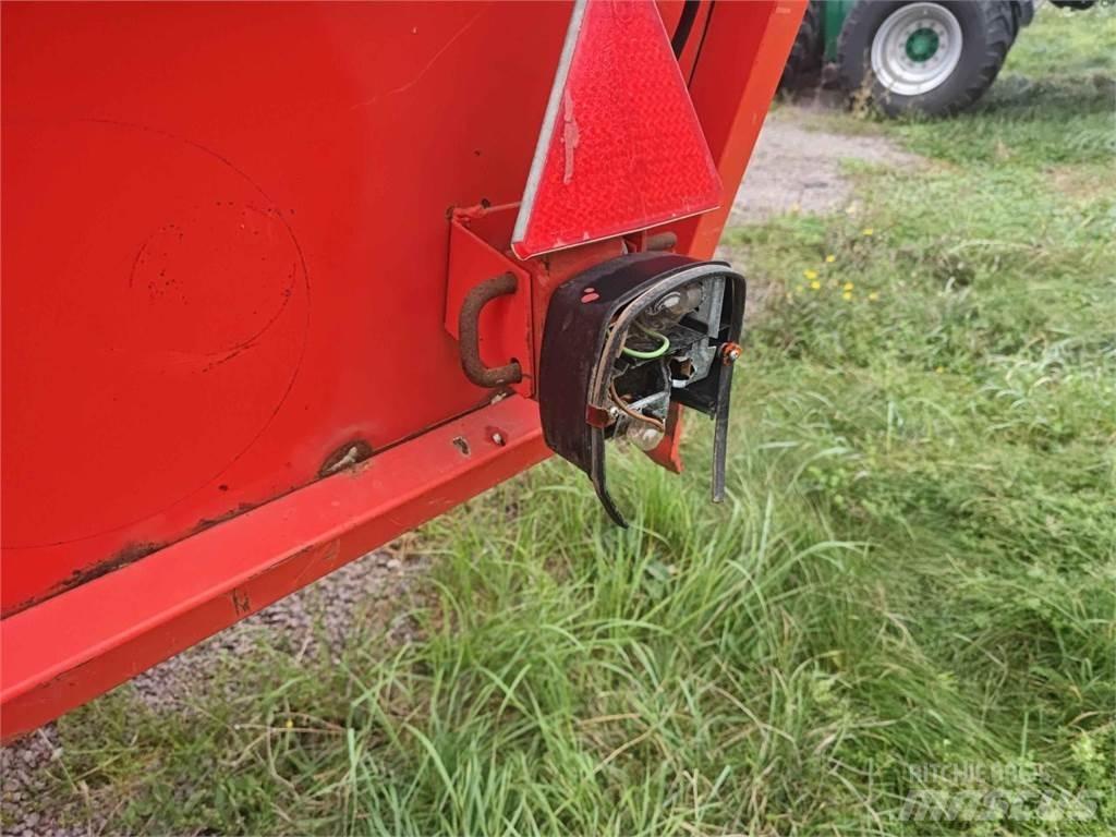 Deutz-Fahr E390 セルフローディングトレーラー