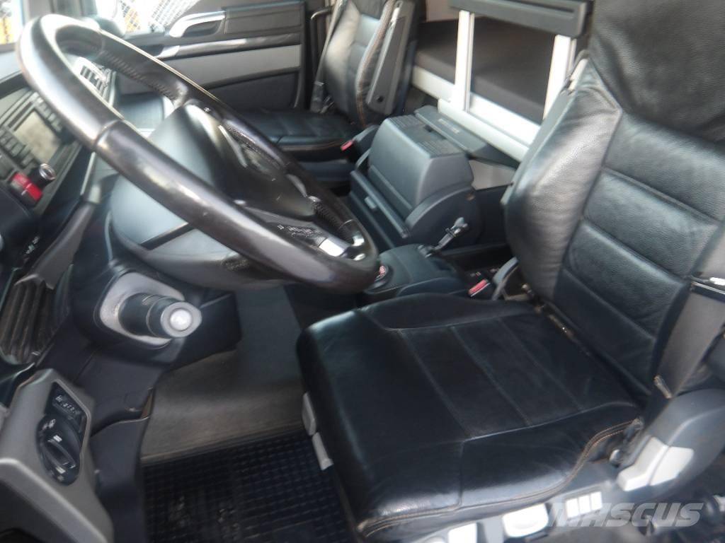 MAN TGX 35.560 8x4 農場／穀物運搬用トラック