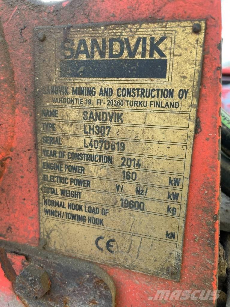 Sandvik LH 307 地下ローダー