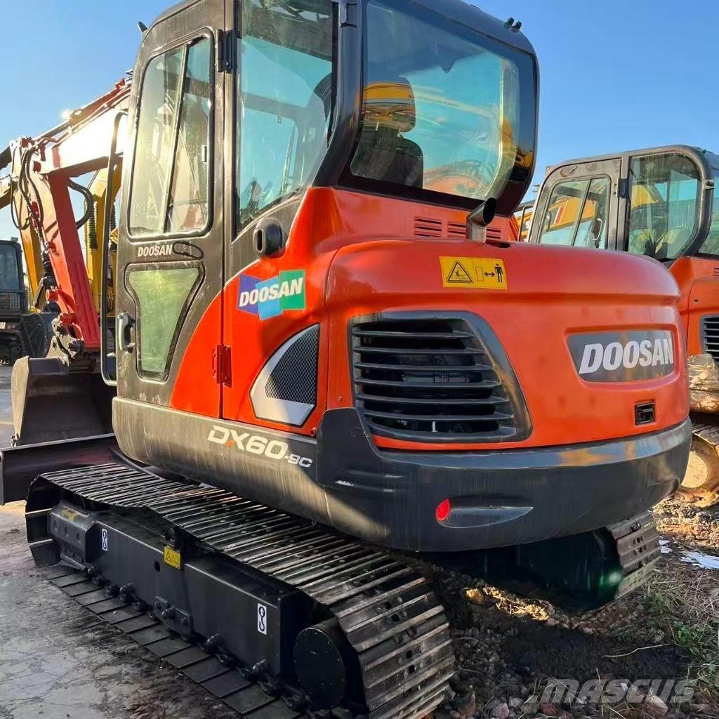 Doosan DX 60 ミニ油圧ショベル 7t以下（ミニユンボ・ミニディガー）