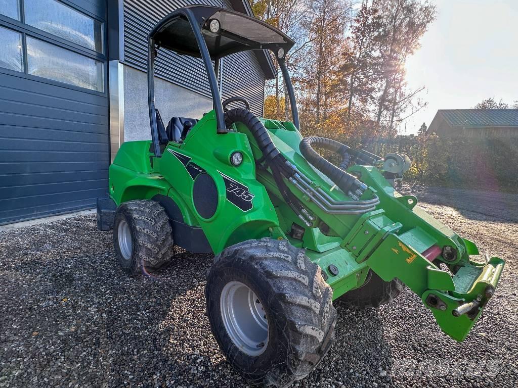 Avant 745 多目的ローダー