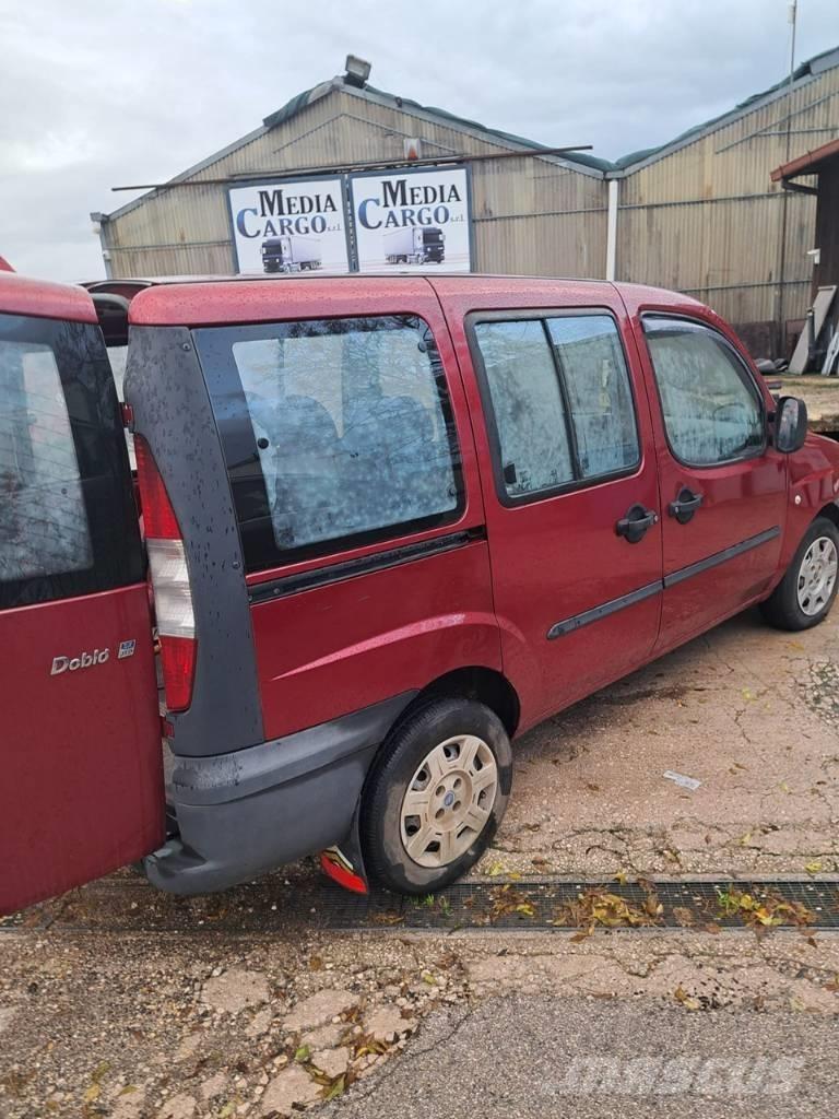 Fiat Doblo Cargo パネルバン