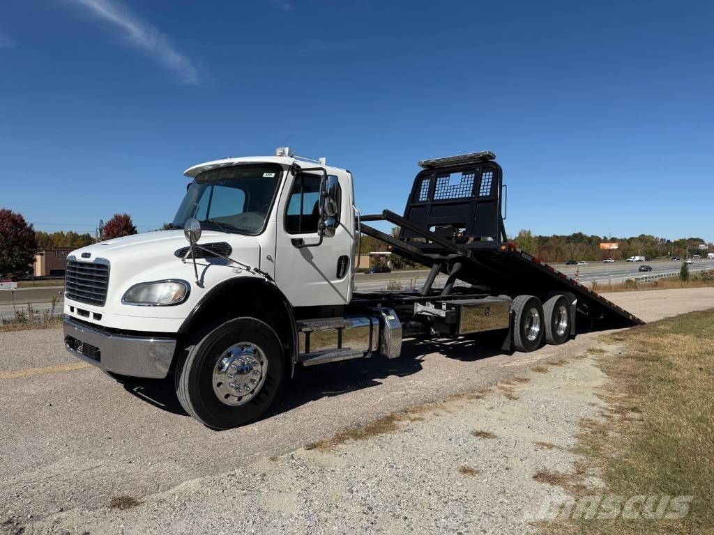 Freightliner M2 レッカー車
