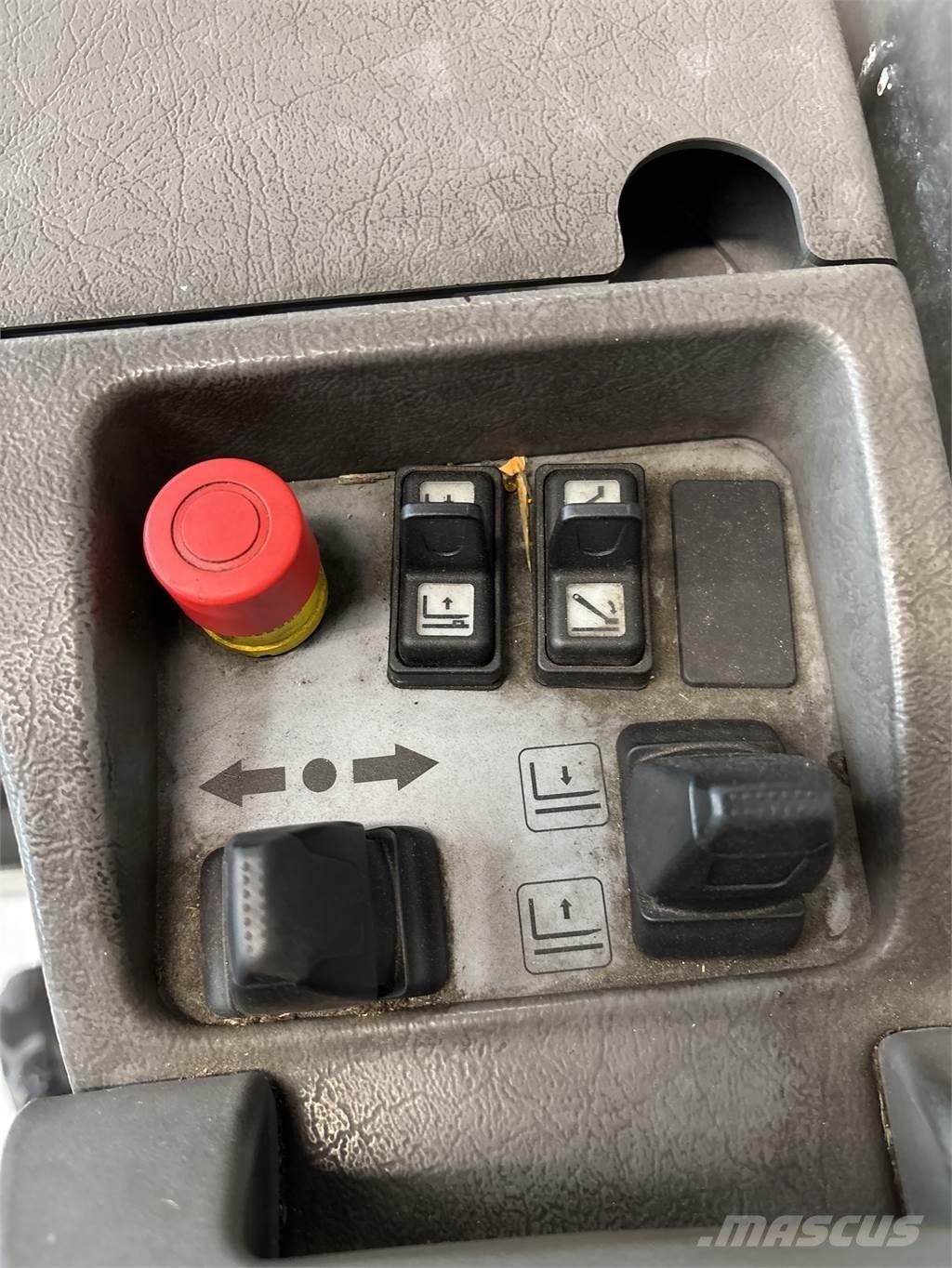 Atlet A160 自走式スタッカー