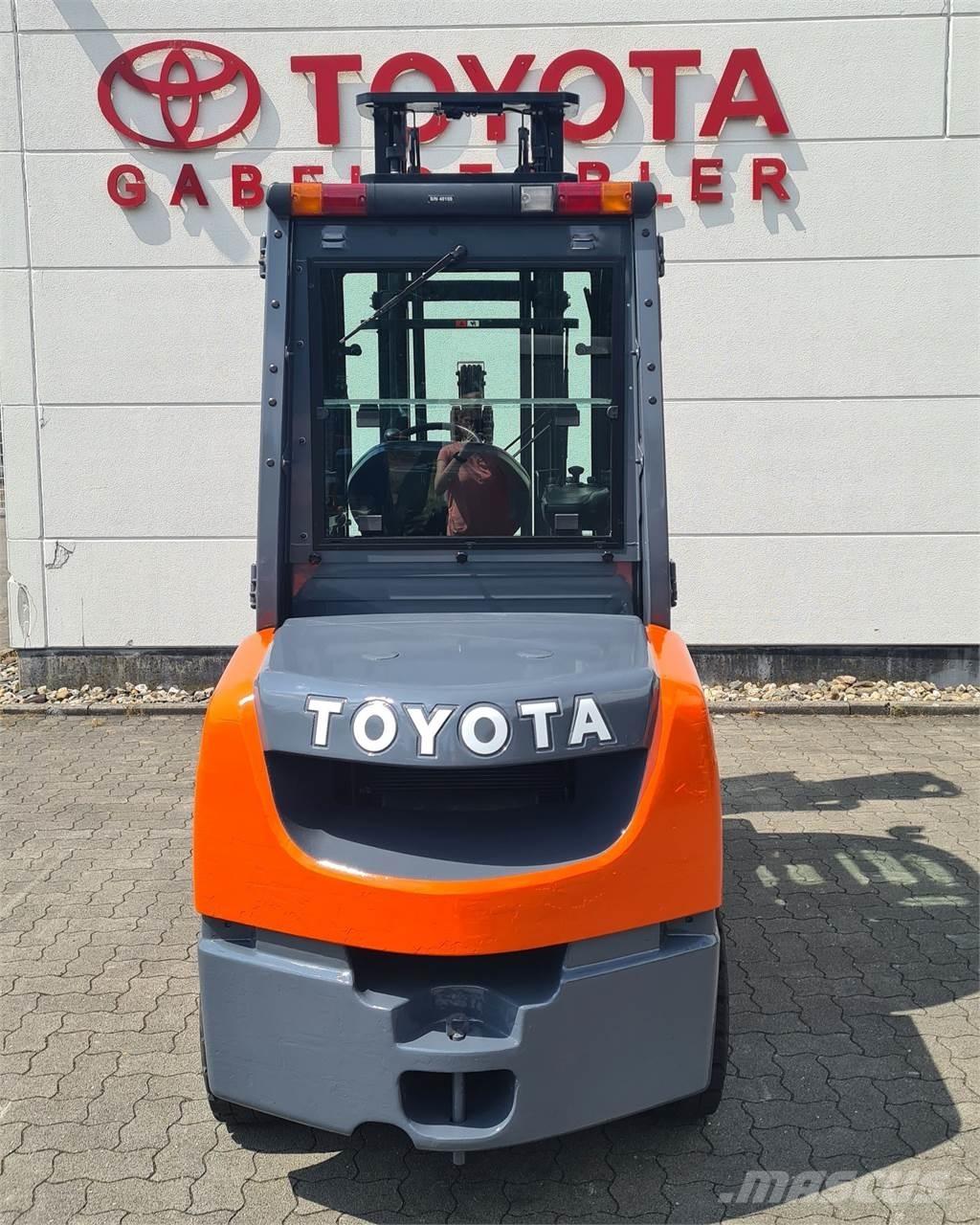 Toyota 02-8FDJF35 ディーゼル・軽油