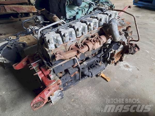 Renault 6 CILINDER エンジン