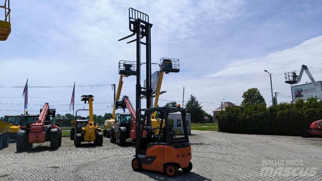 Linde E16-02 バッテリーフォークリフト