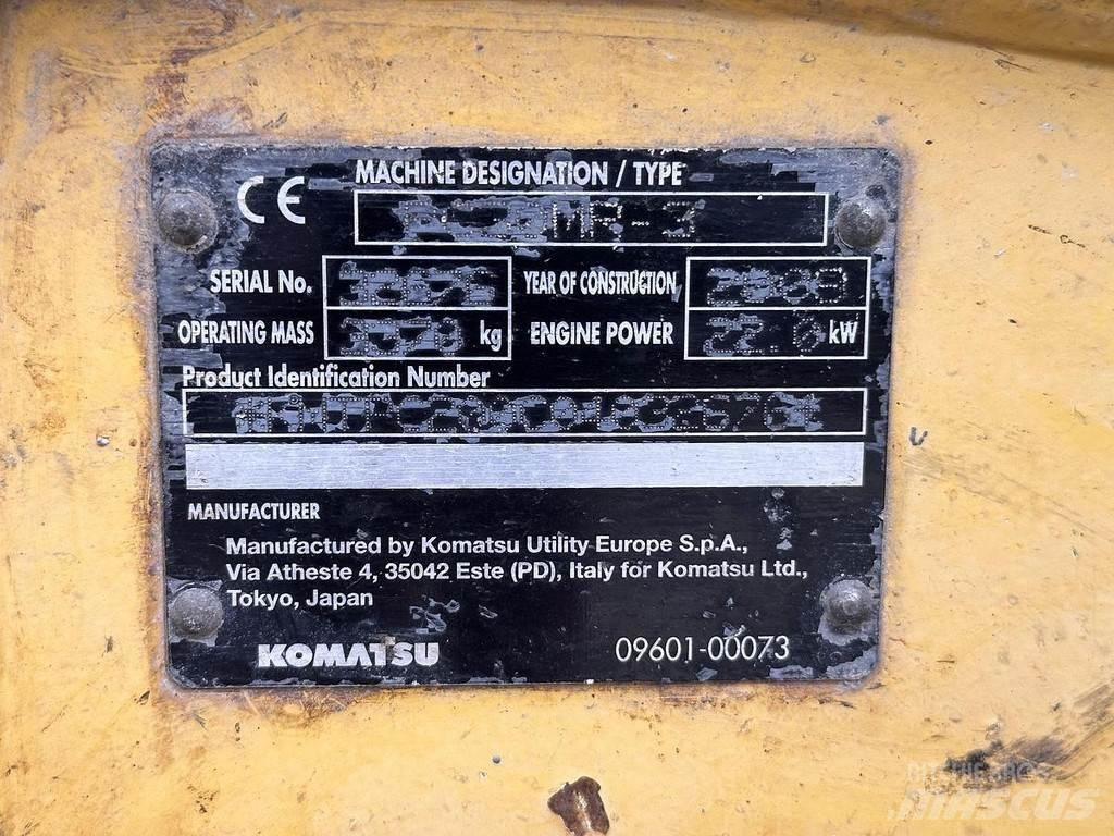 Komatsu PC30 ミニ油圧ショベル 7t以下（ミニユンボ・ミニディガー）