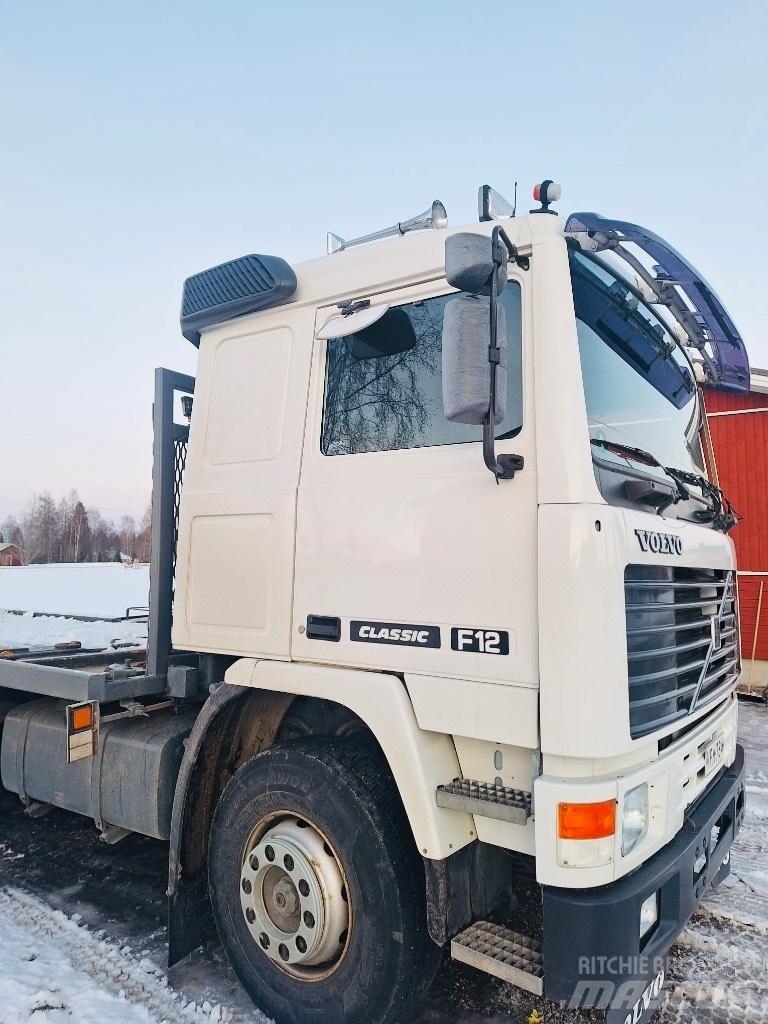 Volvo F 12 平ボディー