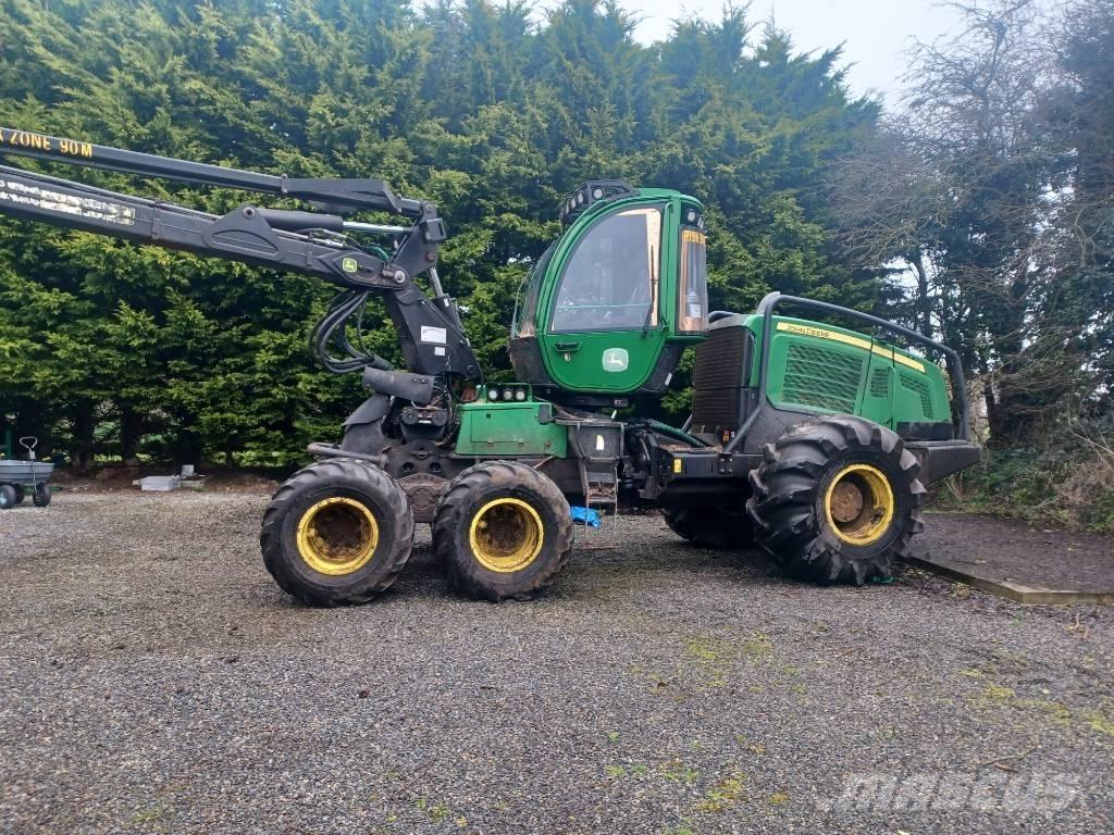 John Deere 1070e ハーベスター