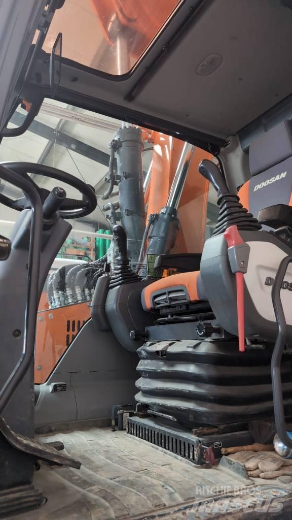 Doosan DX 165 W ホイール式油圧ショベル（パワーショベル・ユンボ・バックホー）