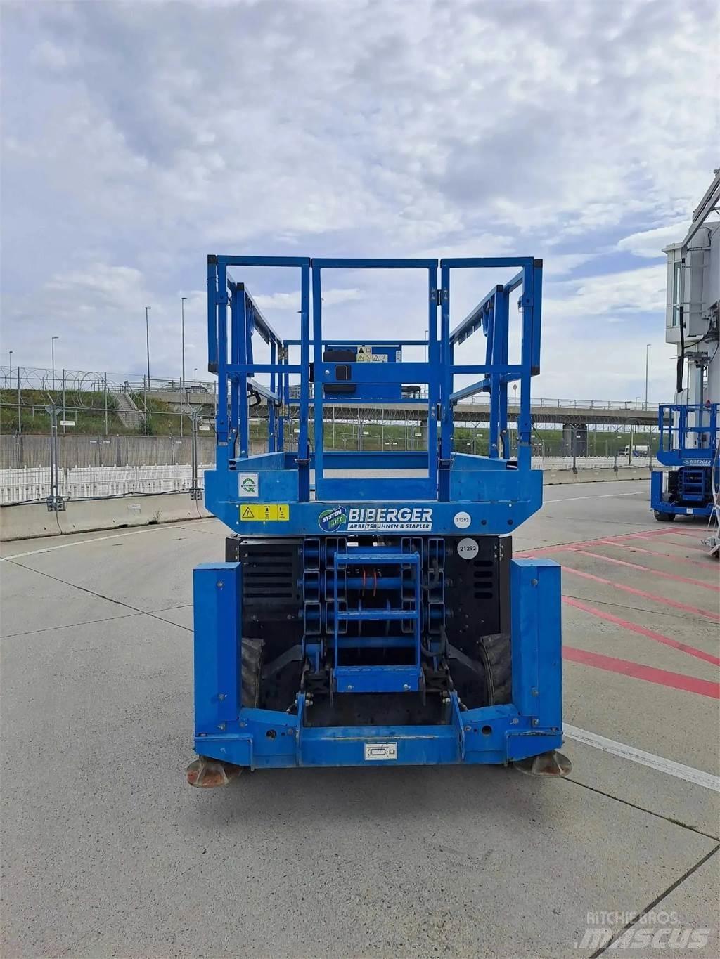 Genie GS 3369 RT シザースリフト