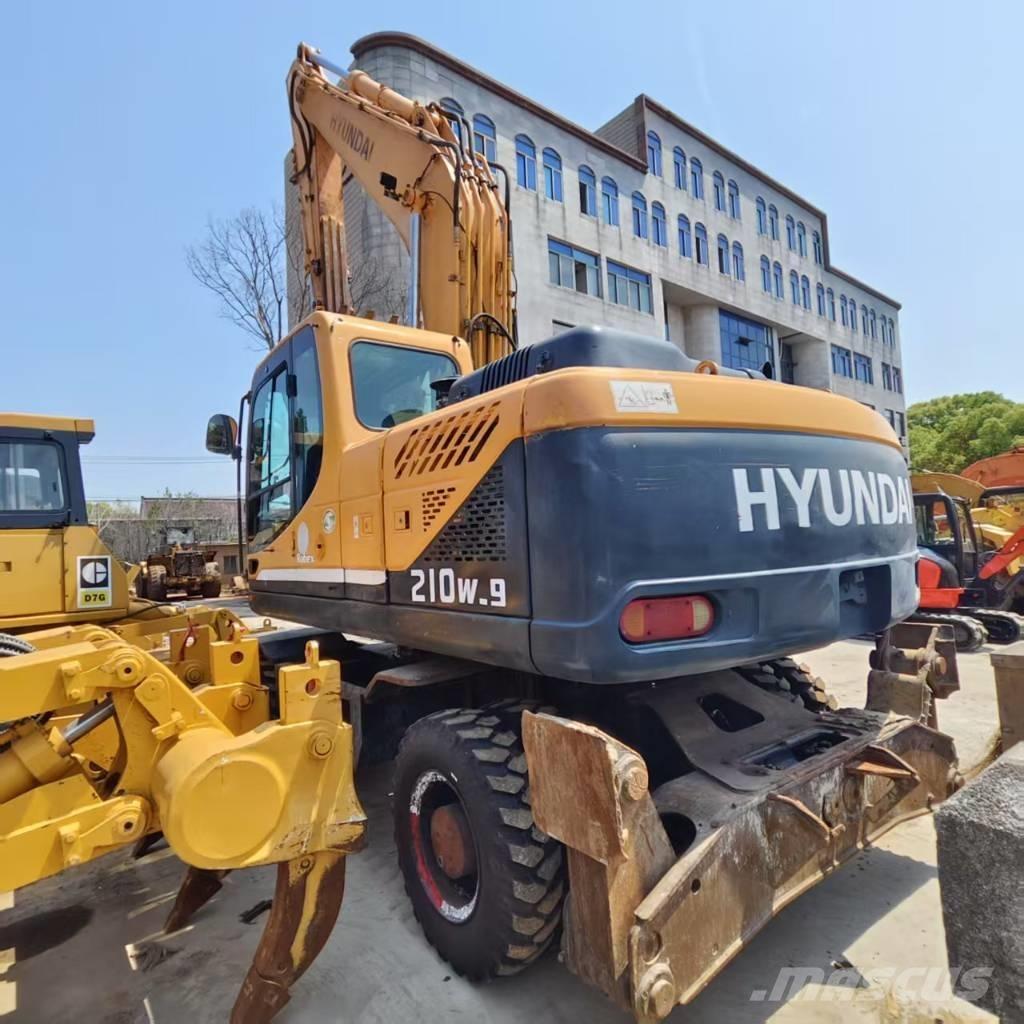 Hyundai R210W-9 ホイール式油圧ショベル（パワーショベル・ユンボ・バックホー）