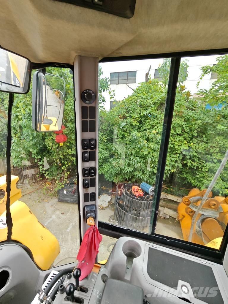 Volvo L 120 ホイールローダー・タイヤショベル