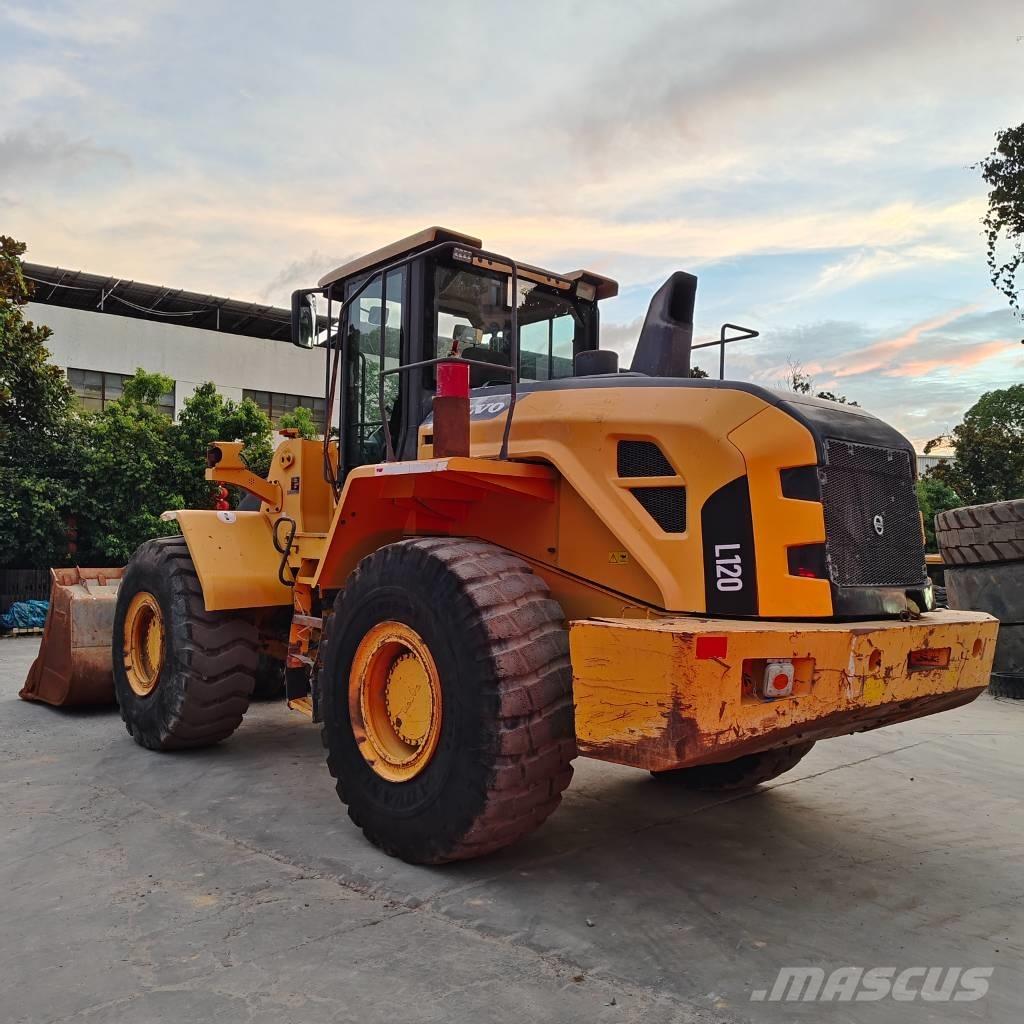 Volvo L 120 ホイールローダー・タイヤショベル