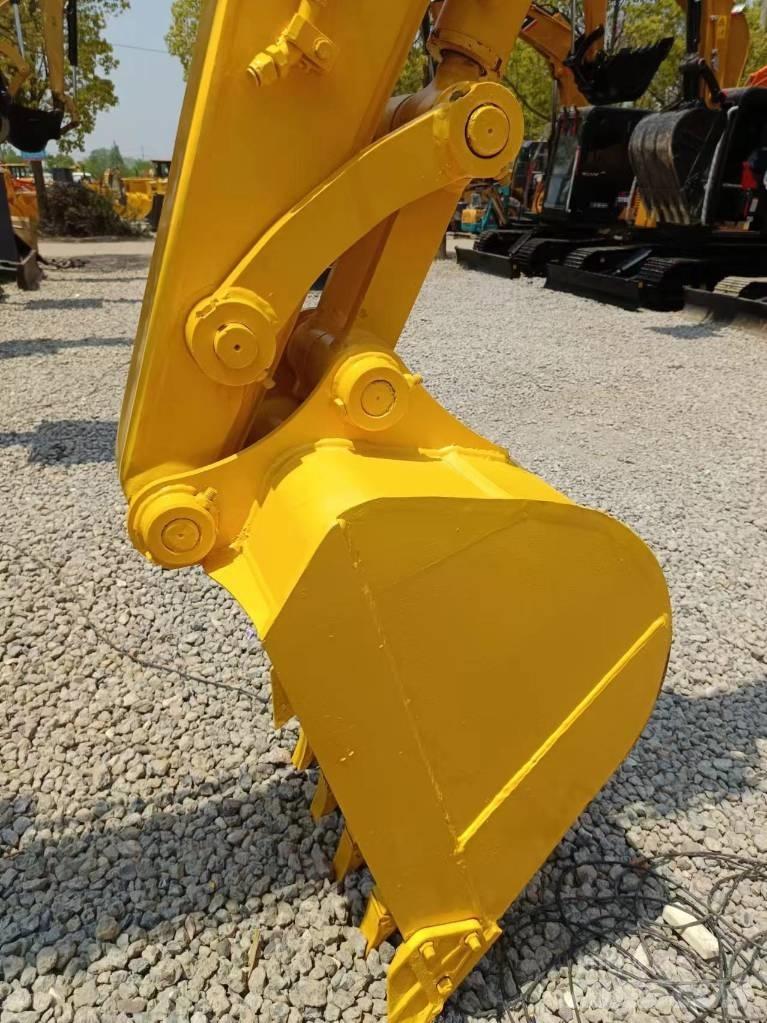 Komatsu PC 70 中型油圧ショベル 7ｔ-12ｔ（ユンボ・パワーショベル・バックホー）