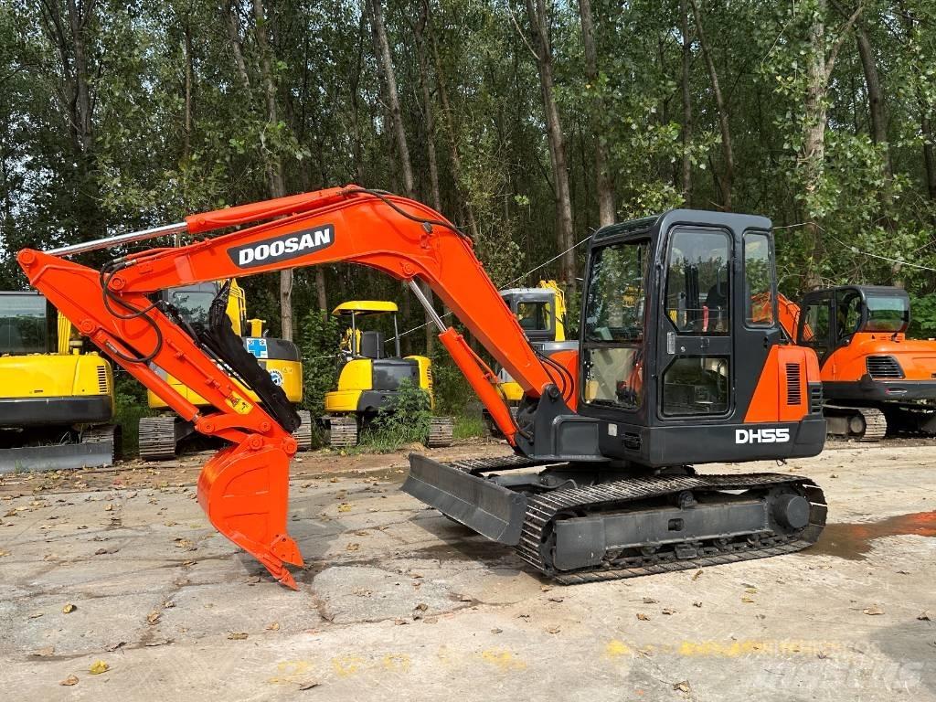 Doosan DH55 ミニ油圧ショベル 7t以下（ミニユンボ・ミニディガー）