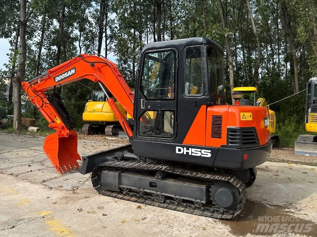 Doosan DH55 ミニ油圧ショベル 7t以下（ミニユンボ・ミニディガー）