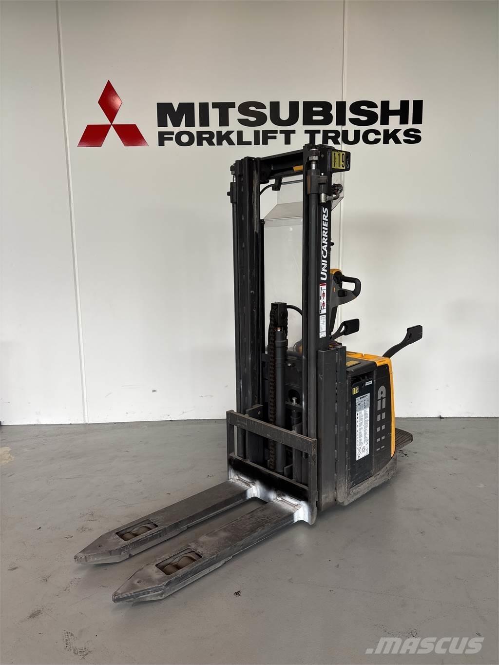 Atlet PSP160 自走式スタッカー
