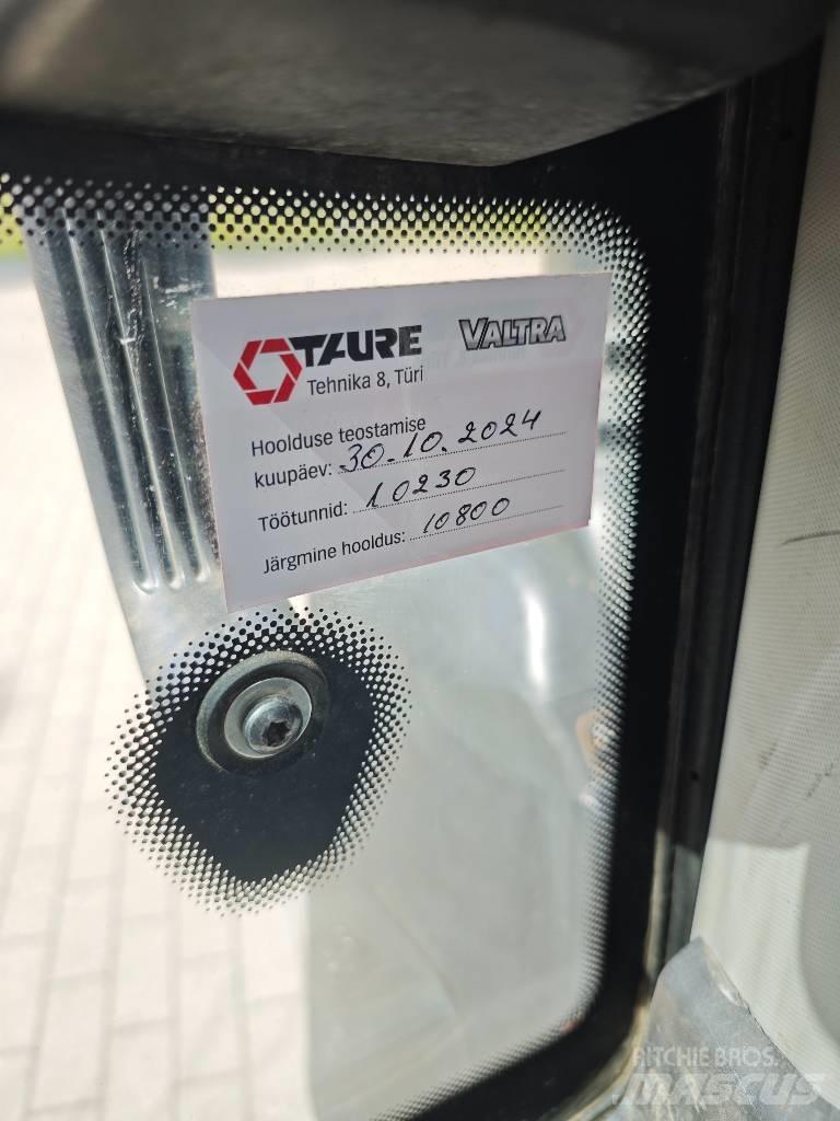 Valtra T 214 D トラクター