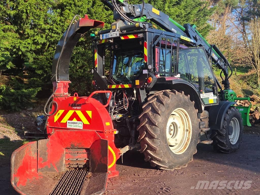 Valtra T 163 林業トラクター
