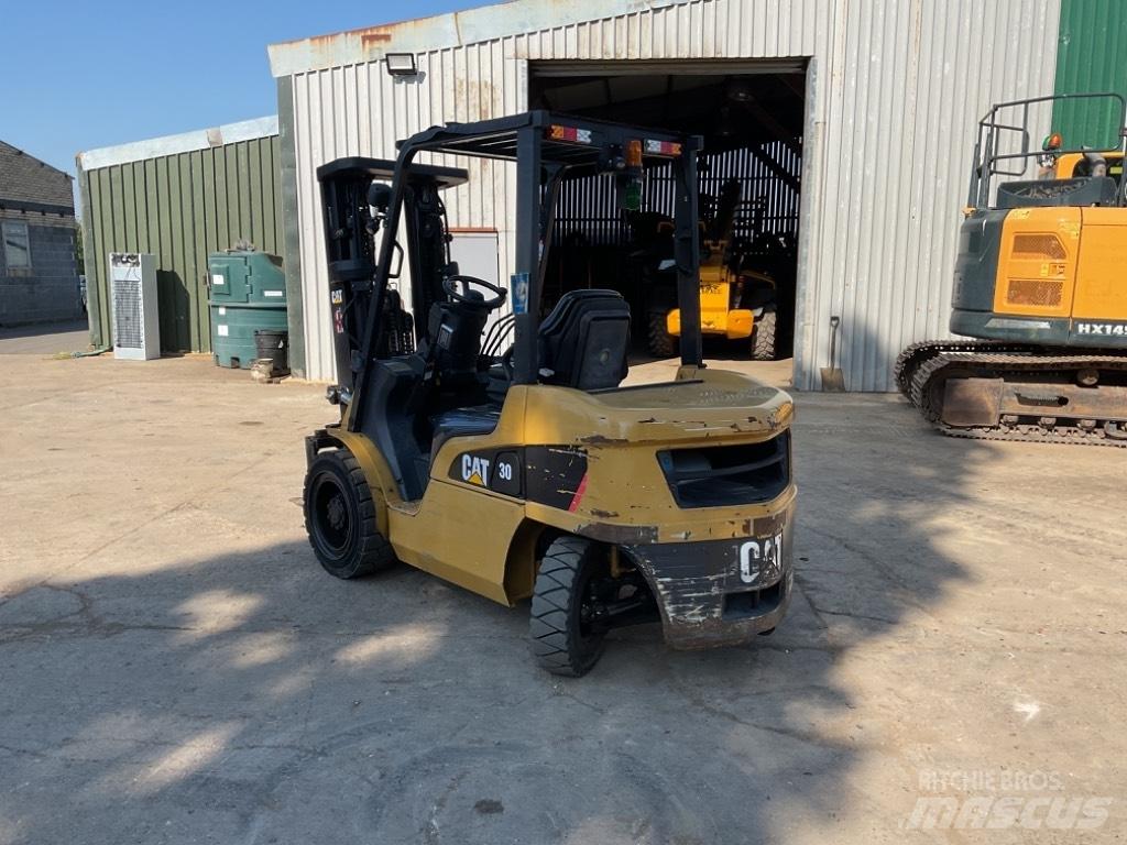 CAT DP30NT ディーゼル・軽油