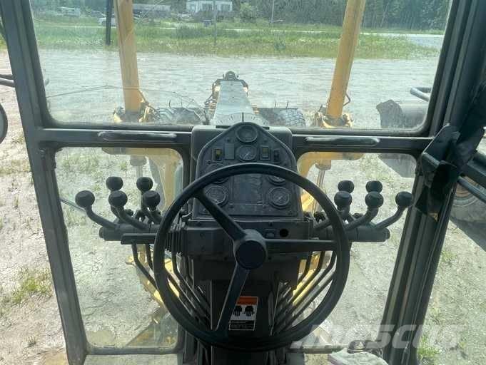 Volvo G 740 モーターグレーダー