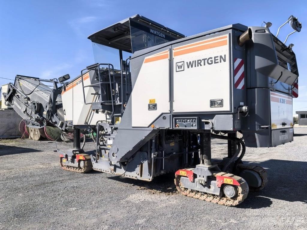 Wirtgen W 200 F アスファルトコールドミリングマシーン