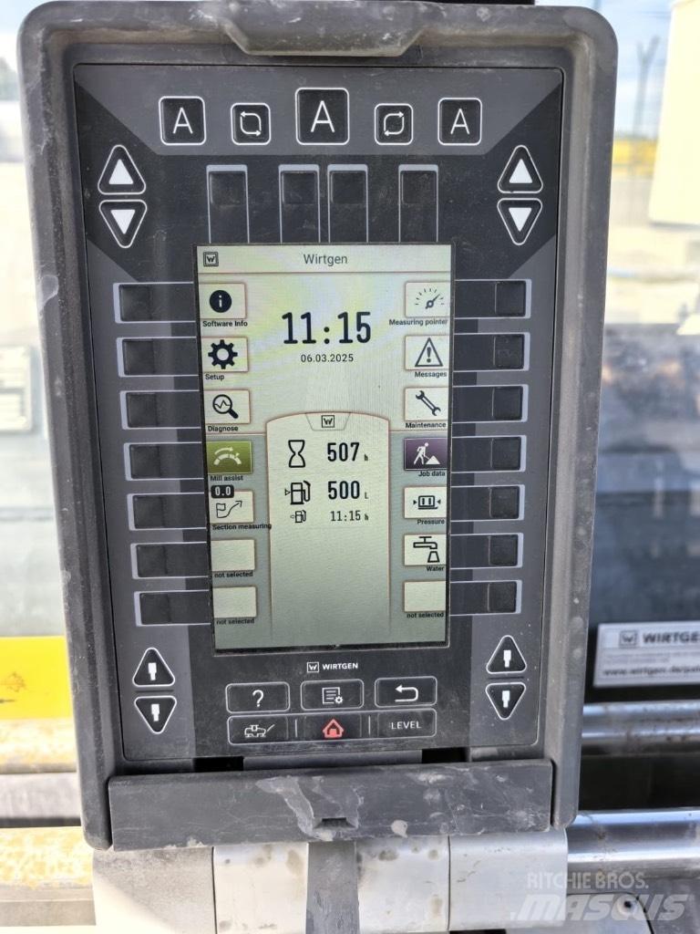 Wirtgen W 200 F アスファルトコールドミリングマシーン