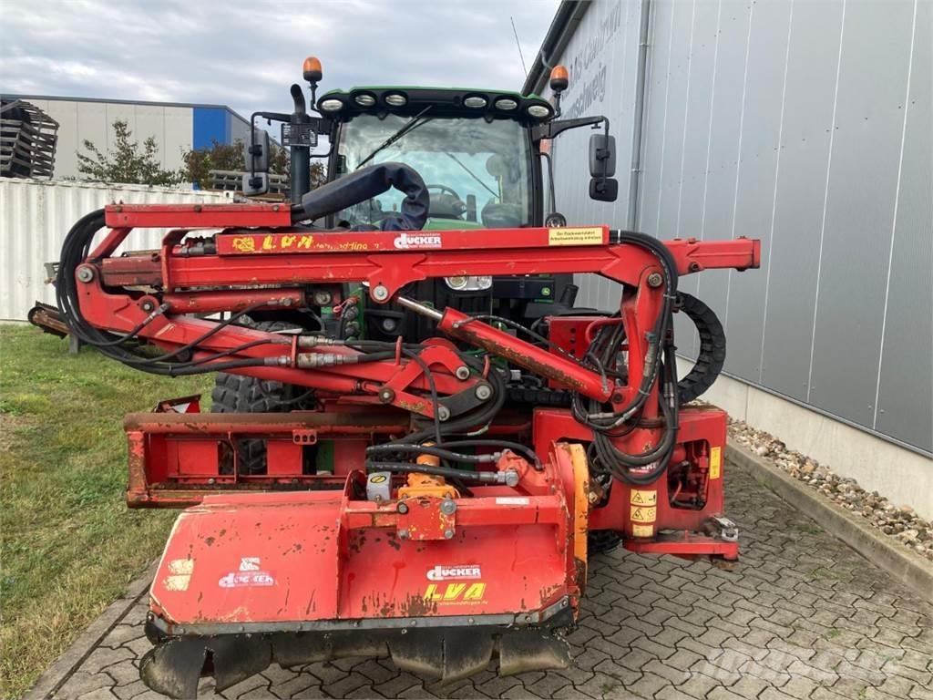 John Deere 6110R トラクター