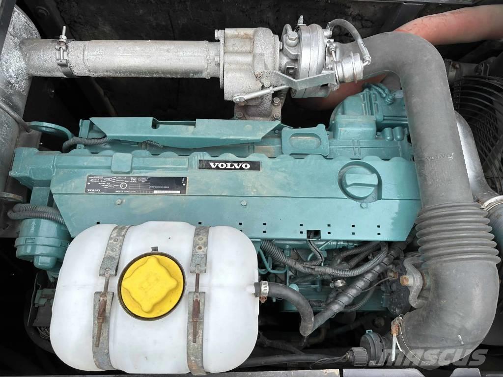 Volvo EC210D 大型油圧ショベル12t以上（パワーショベル・ユンボ）