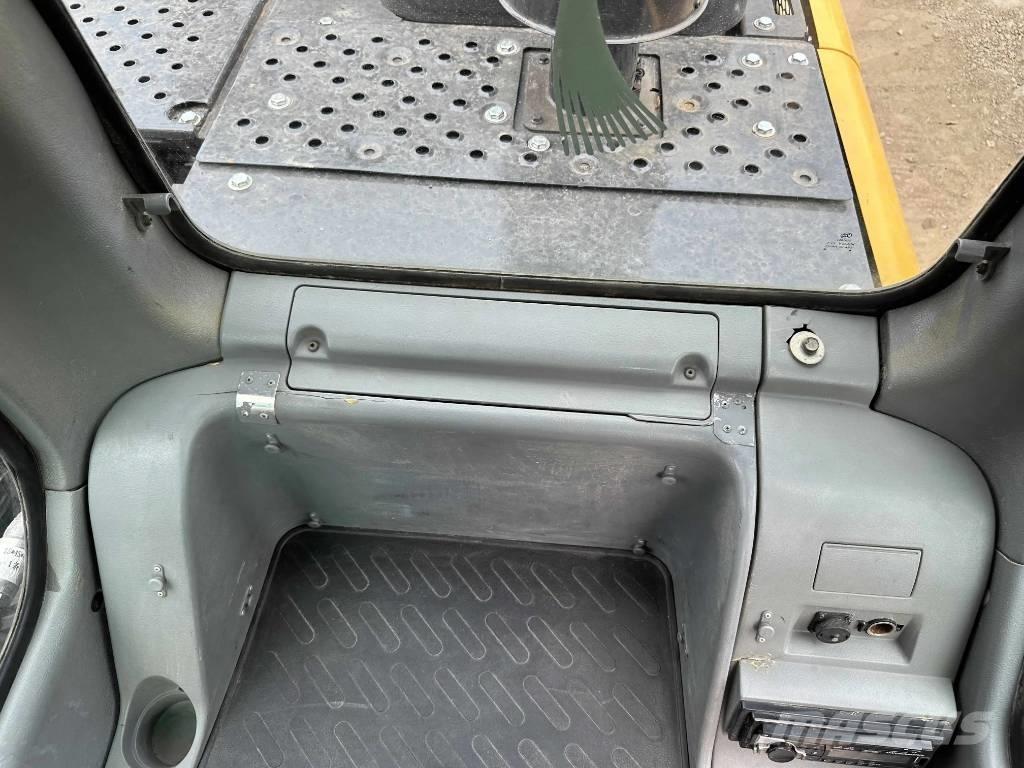 Volvo EC210D 大型油圧ショベル12t以上（パワーショベル・ユンボ）