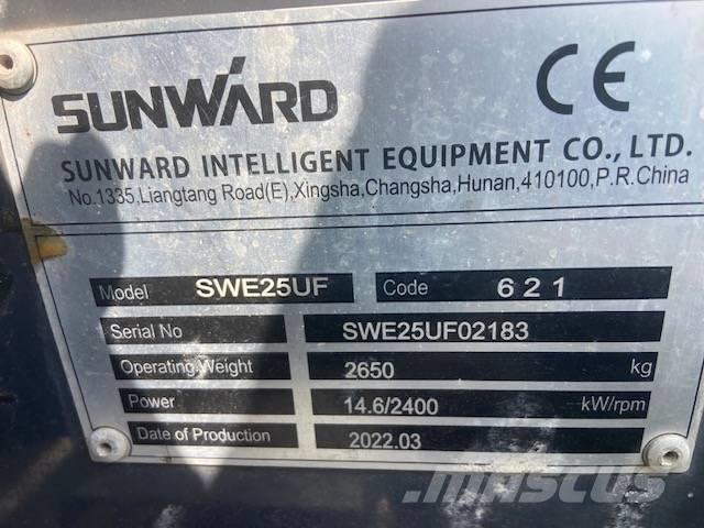 Sunward SWE 25 UF ミニ油圧ショベル 7t以下（ミニユンボ・ミニディガー）
