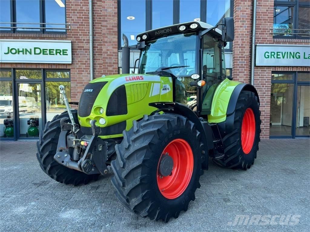 CLAAS Arion 640 トラクター
