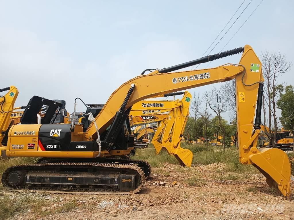 CAT 323D2 大型油圧ショベル12t以上（パワーショベル・ユンボ）