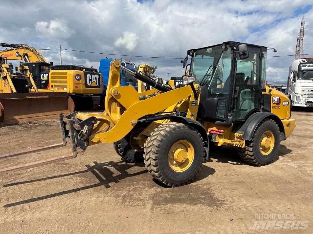 CAT 906 M ホイールローダー・タイヤショベル