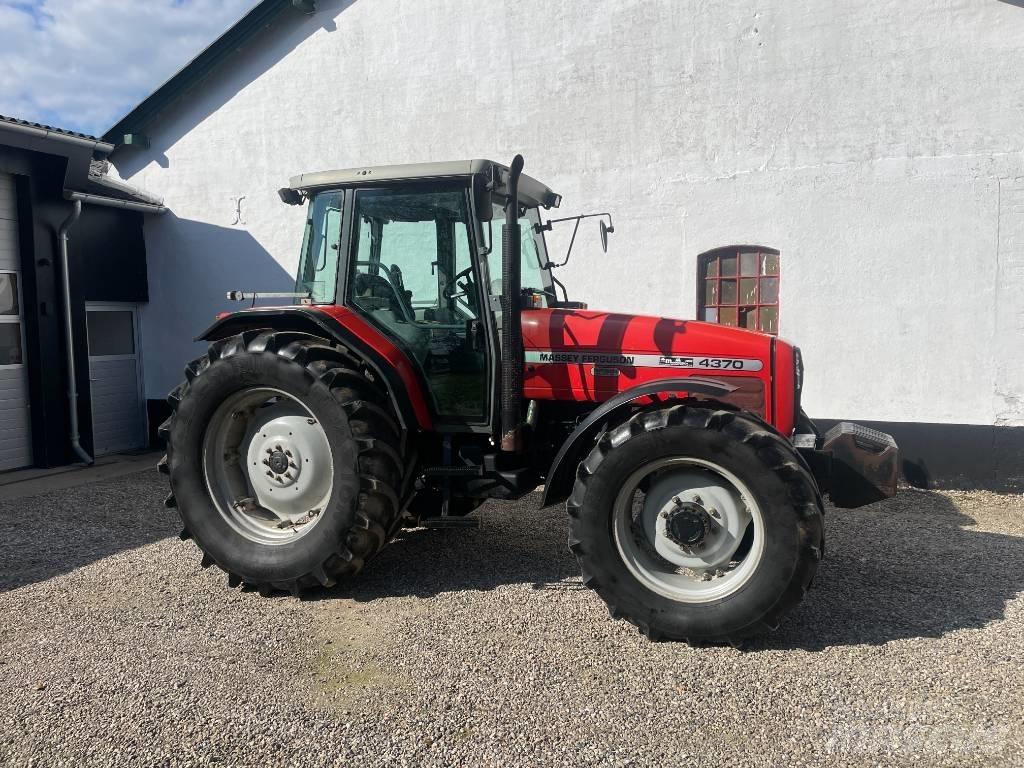 Massey Ferguson 4370 トラクター