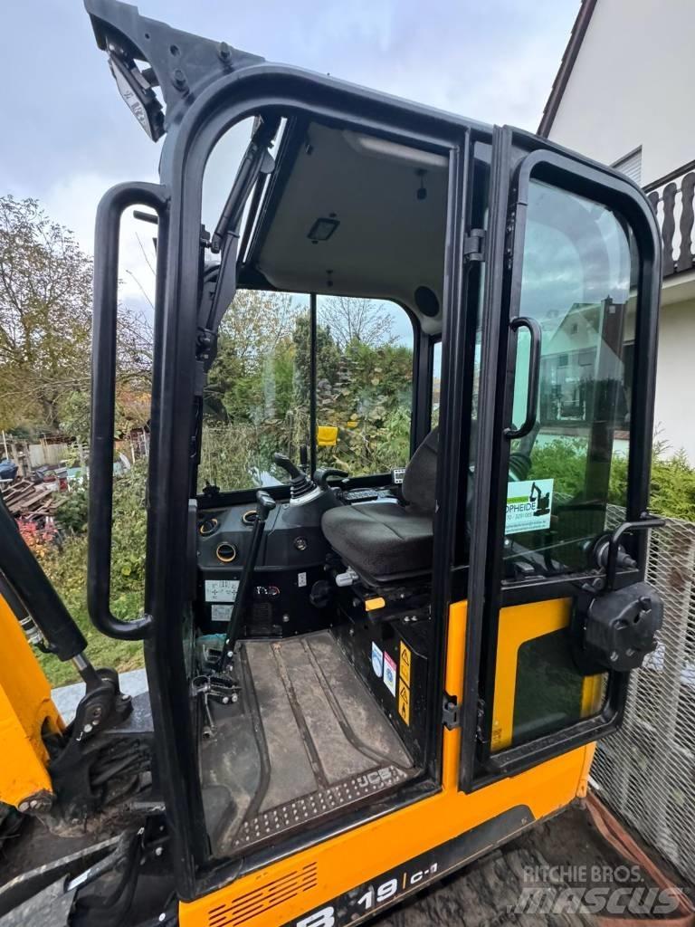 JCB 19 C-1 ミニ油圧ショベル 7t以下（ミニユンボ・ミニディガー）