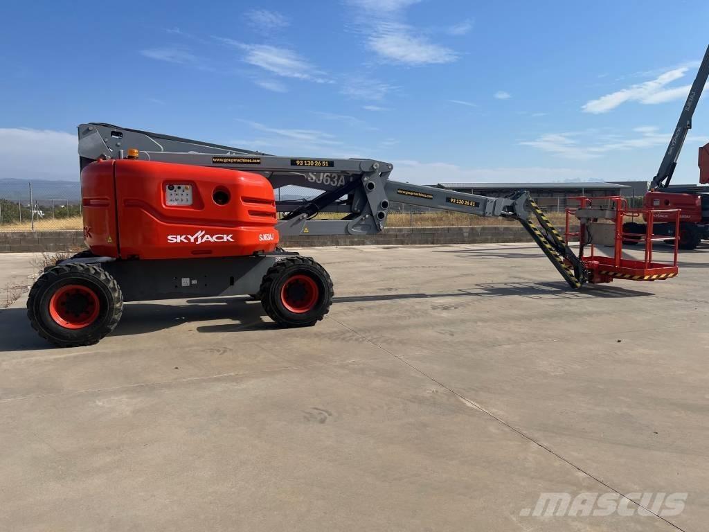 SkyJack SJ 63 AJ ブームリフト　屈伸型