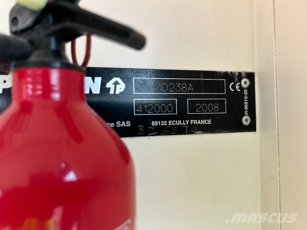 Potain MD238A タワークレーン