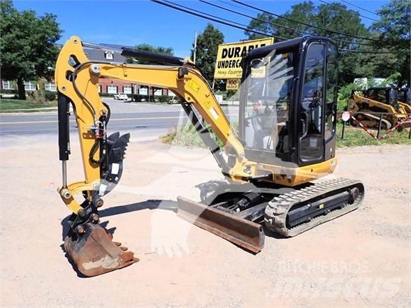 CAT 302.7D CR ミニ油圧ショベル 7t以下（ミニユンボ・ミニディガー）