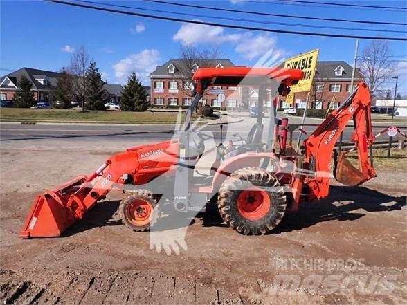 Kubota B26 バックホーローダー