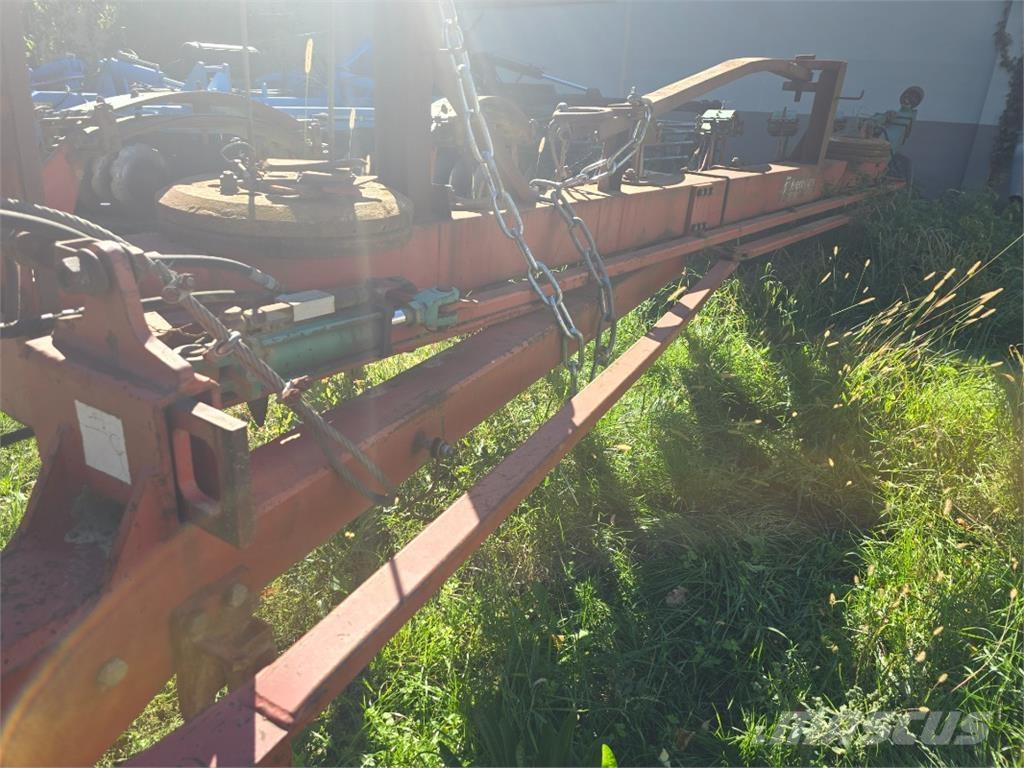 Kverneland BB 100 プラウ