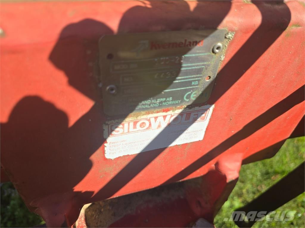 Kverneland BB 100 プラウ