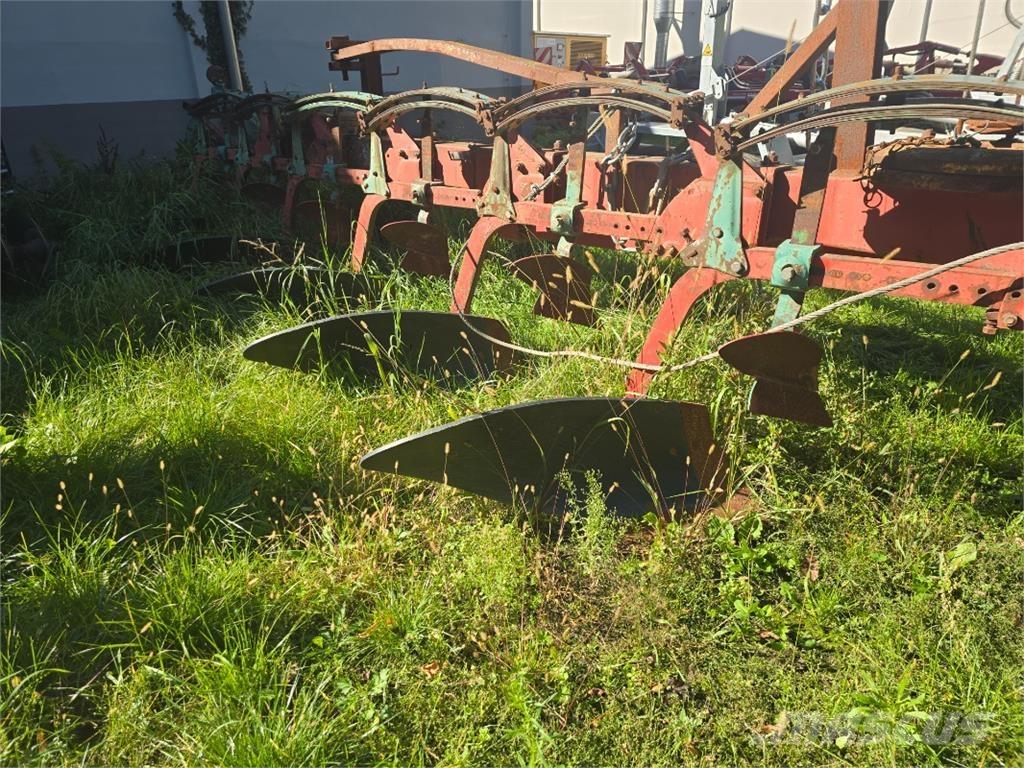 Kverneland BB 100 プラウ