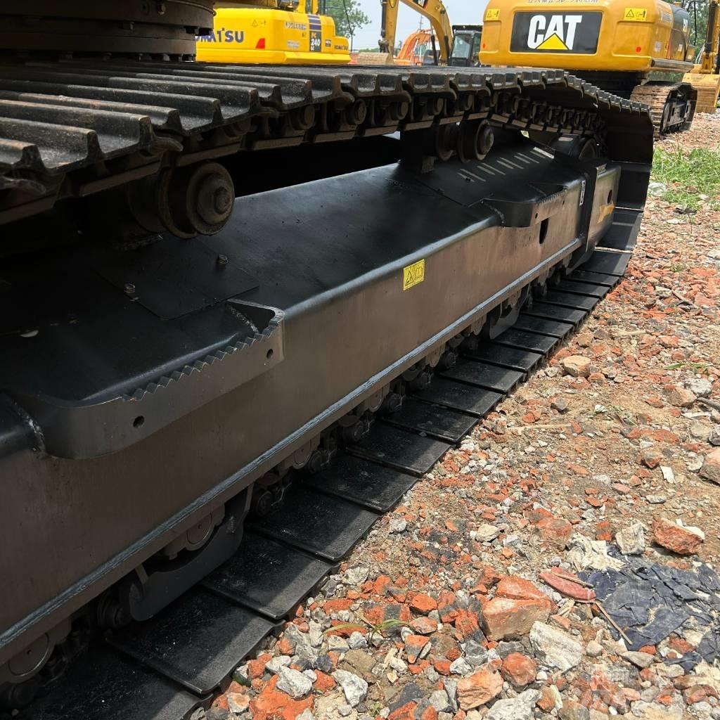 Komatsu 240-8 大型油圧ショベル12t以上（パワーショベル・ユンボ）