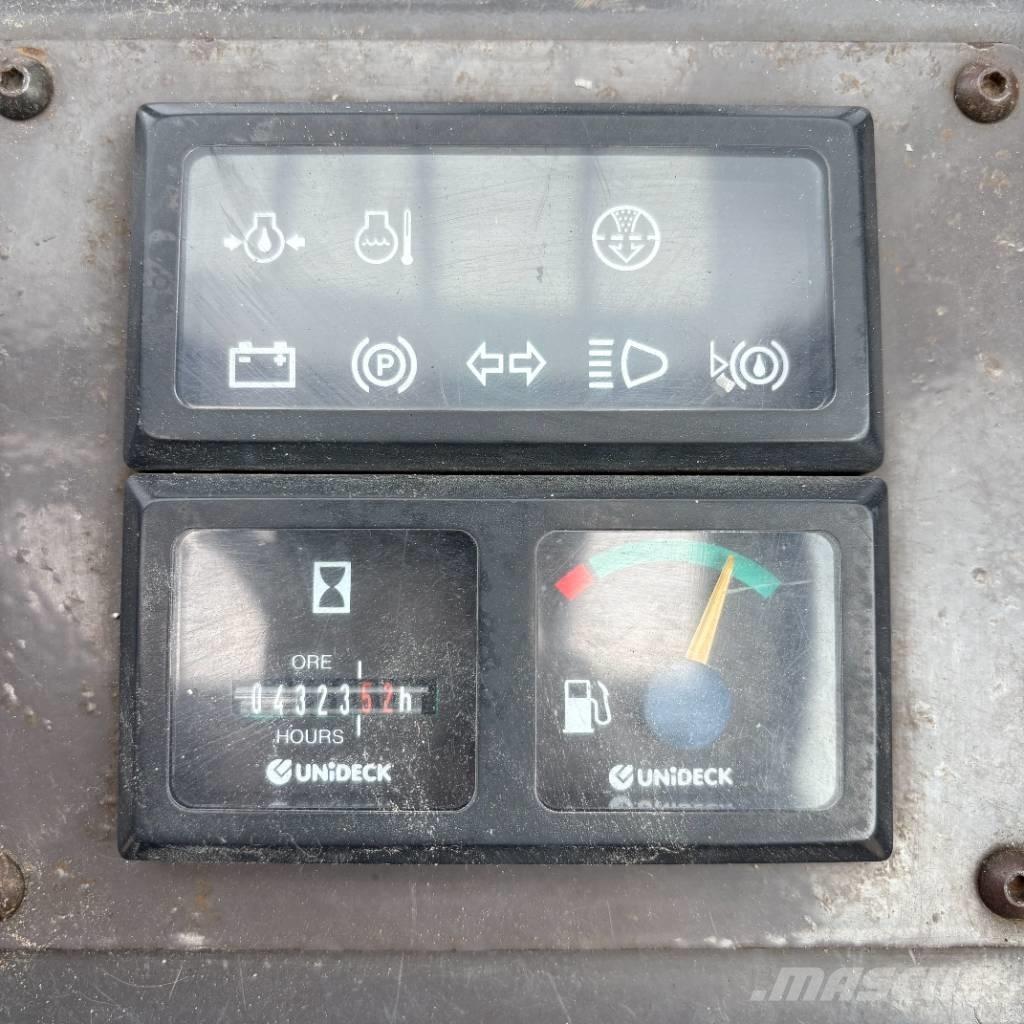 Manitou M 30.4 ラフターテレントラック