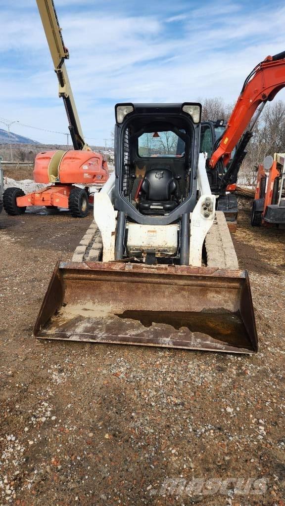 Bobcat T 630 スキッドステアローダー
