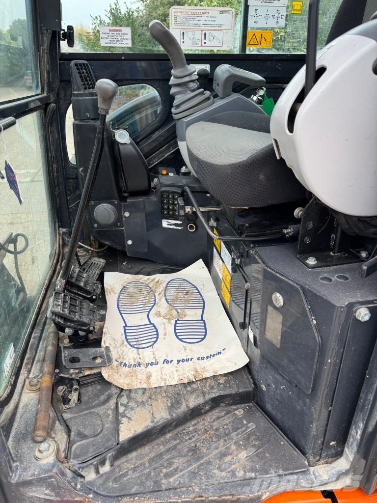 Hitachi zx26 ミニ油圧ショベル 7t以下（ミニユンボ・ミニディガー）