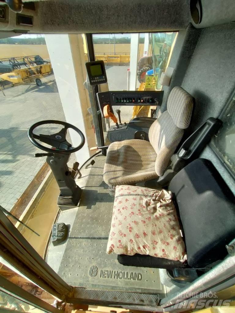 New Holland TF 76 コンバイン